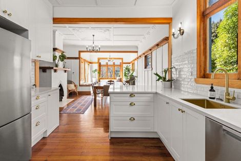 Photo of property in 21 Coleman Terrace, Bluff Hill, Napier, 4110