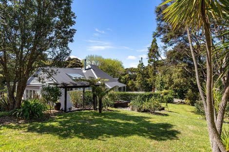 Photo of property in 2 Chenery Road, Red Beach, 0932