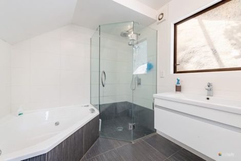 Photo of property in 23 Ferry Road, Days Bay, Lower Hutt, 5013