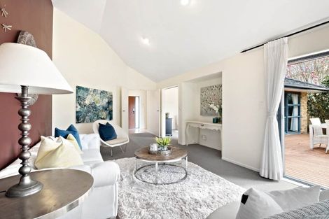 Photo of property in 7 Harbour Lights Close, West Harbour, Auckland, 0618