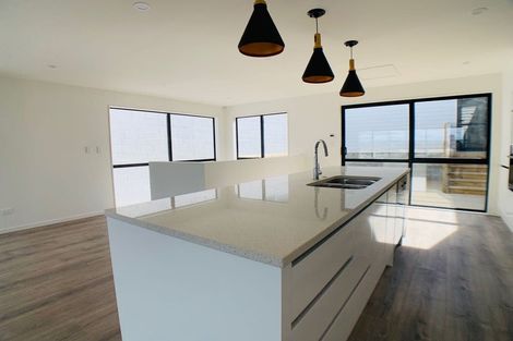 Photo of property in 38 Ascension Crescent, Orewa, 0931