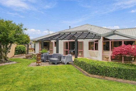 Photo of property in 12 Clare Street, Cambridge, 3434