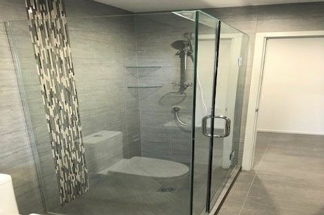 Photo of property in 37 Riverglade Parkway, Te Atatu South, Auckland, 0610