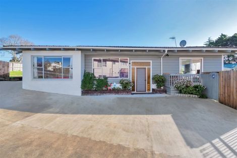 Photo of property in 7 Spence Road, Henderson, Auckland, 0612