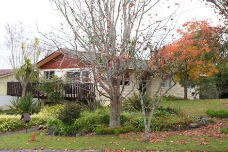 Photo of property in 33 Judkins Crescent, Cockle Bay, Auckland, 2014
