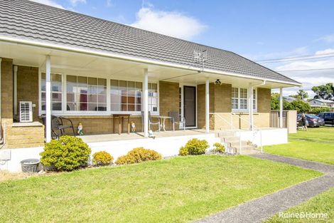 Photo of property in 1/500 Devonport Road, Tauranga South, Tauranga, 3112