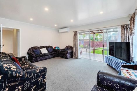 Photo of property in 24 Finlow Drive, Te Atatu South, Auckland, 0610