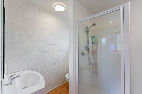 Photo of property in 16 Eruini Street, Waikanae Beach, Waikanae, 5036