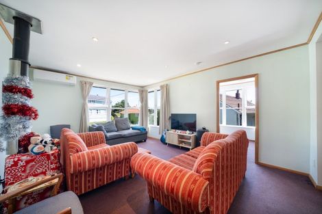 Photo of property in 15 Martin Street, Ranui, Porirua, 5024