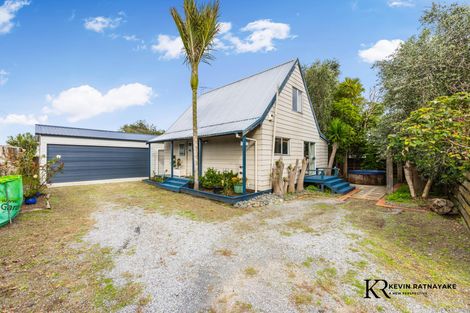Photo of property in 2/100 Beach Road, Pahurehure, Papakura, 2113