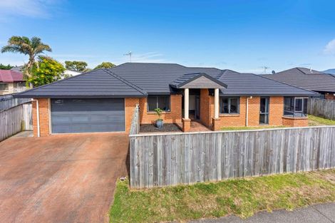 Photo of property in 96 Guildford Drive, Paraparaumu Beach, Paraparaumu, 5032