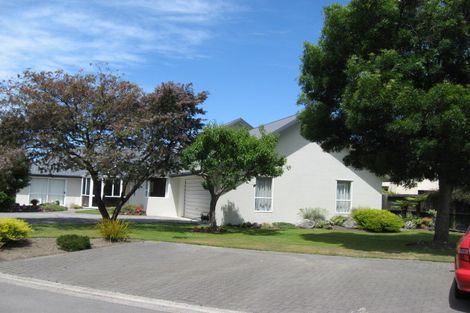 Photo of property in 14 Claverley Gardens Avonhead Christchurch City