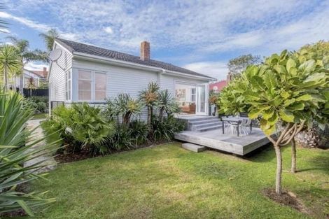 Photo of property in 20 Tirotai Crescent, Westmere, Auckland, 1022