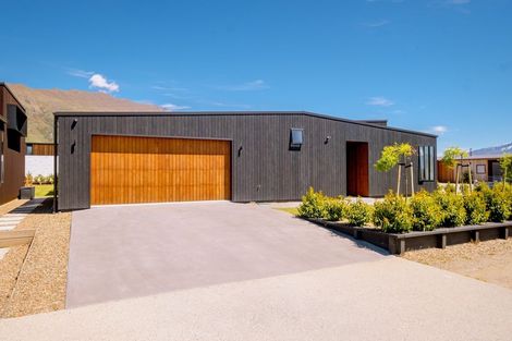 Photo of property in 19 Stackbrae Avenue, Wanaka, 9305