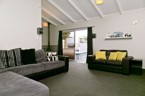 Photo of property in 28 Invergarry Road, Hilltop, Taupo, 3330