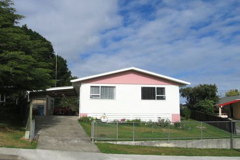 Photo of property in 34 Vista Crescent, Maoribank, Upper Hutt, 5018