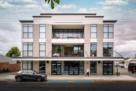 Photo of property in 203/86 Alpha Street, Cambridge, 3434