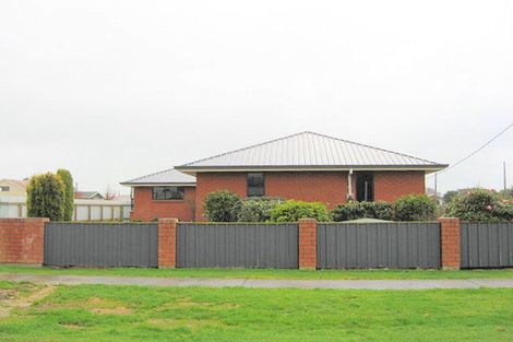 Photo of property in 73 Hunter Street, Edendale, 9825