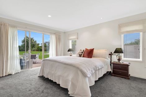 Photo of property in 9 Portofino Point, Karaka, Papakura, 2113