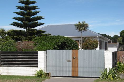 Photo of property in 453 Marine Parade, South New Brighton, Christchurch, 8062
