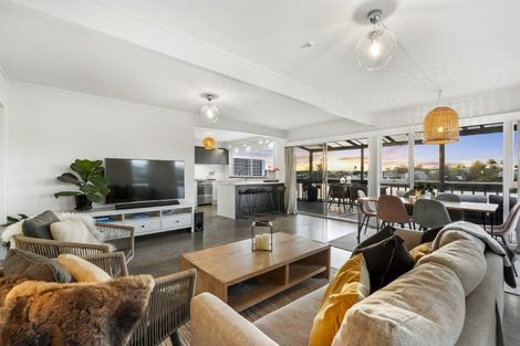 Photo of property in 1/23 Hart Road, Hauraki, Auckland, 0622