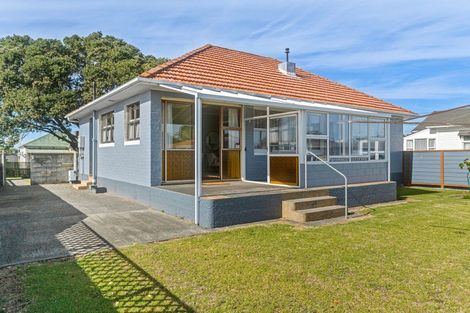 Photo of property in 8 Harper Street, Gonville, Whanganui, 4501