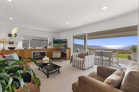 Photo of property in 85 Karewa Parade, Papamoa Beach, Papamoa, 3118