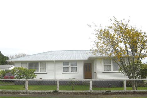 Photo of property in 17 Calgher Avenue, Waitara, 4320