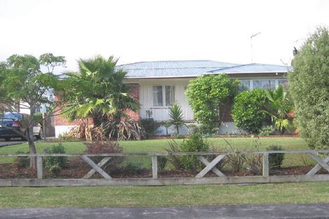 Photo of property in 12 Laureston Avenue, Papatoetoe, Auckland, 2025