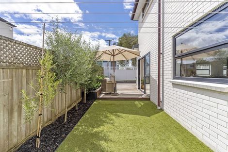 Photo of property in 20 Lynton Road, Bucklands Beach, Auckland, 2012