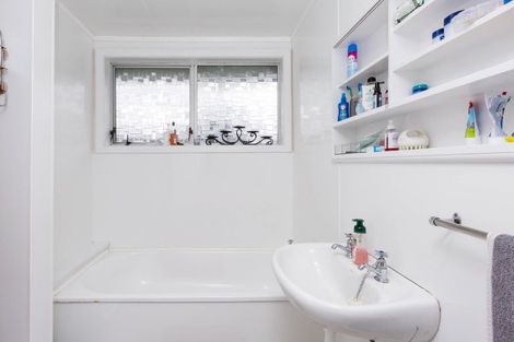 Photo of property in 23 Blueberry Grove, Timberlea, Upper Hutt, 5018