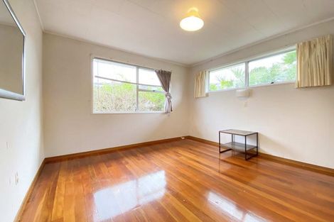 Photo of property in 3 Mowbray Place, Sunnynook, Auckland, 0620
