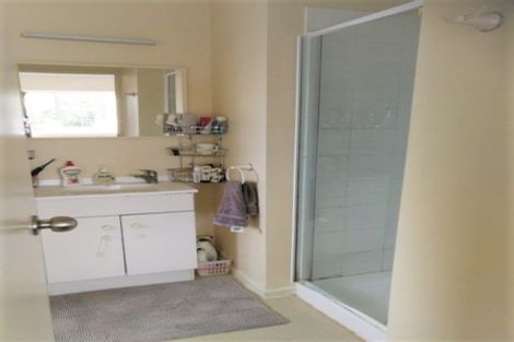 Photo of property in 2/7 Bruce Road, Glenfield, Auckland, 0629