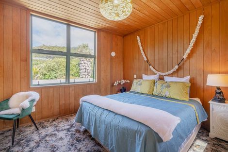 Photo of property in 24 Pye Place, Hot Water Beach, Whitianga, 3591