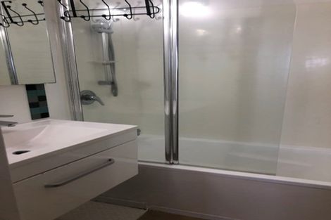 Photo of property in 66b Clovelly Road, Bucklands Beach, Auckland, 2012