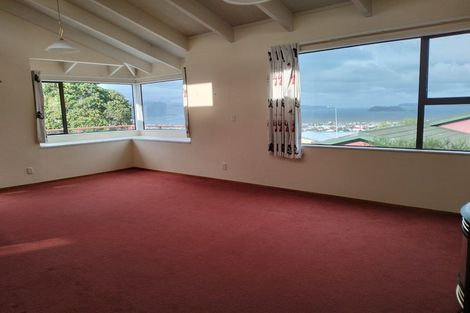 Photo of property in 16 Chestnut Grove, Maungaraki, Lower Hutt, 5010