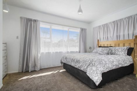 Photo of property in 2/55 Glenmore Road, Sunnyhills, Auckland, 2010