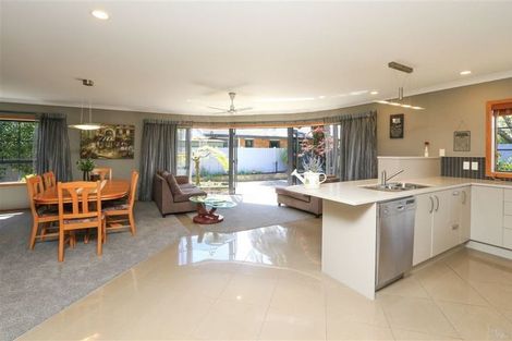 Photo of property in 18 Fencourt Place, Rototuna North, Hamilton, 3210