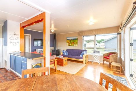 Photo of property in 37 Te Kiri Street, Himatangi Beach, Foxton, 4891