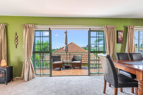 Photo of property in 30 Parkwood Crescent, Gulf Harbour, Whangaparaoa, 0930