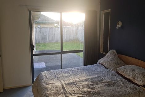 Photo of property in 3 Boderg Way, East Tamaki, Auckland, 2016