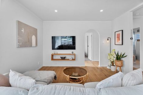Photo of property in 1/181 Forrest Hill Road, Forrest Hill, Auckland, 0620
