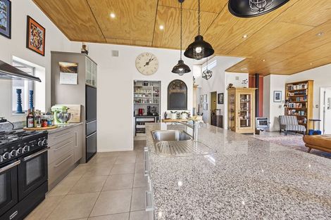 Photo of property in 10 Arthur Street, Hawera, 4674