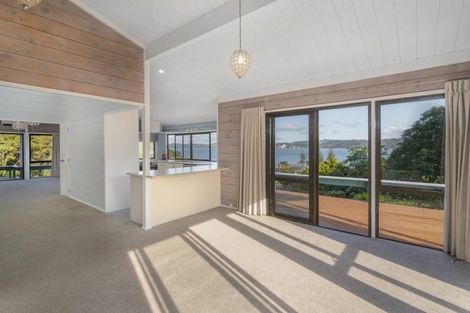 Photo of property in 13 Punga Place, Whitianga, 3510