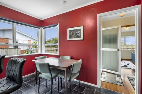 Photo of property in 254 Huatoki Street, Upper Vogeltown, New Plymouth, 4310