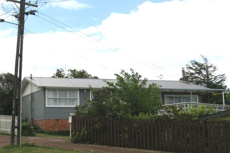 Photo of property in 2 Ted William Street, New Windsor, Auckland, 0600