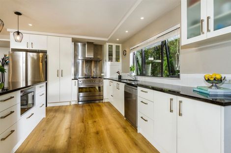 Photo of property in 2/304 Beach Road, Campbells Bay, Auckland, 0630