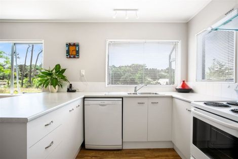 Photo of property in 120 Glen Road, Ranui, Auckland, 0612