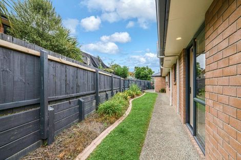 Photo of property in 9 Chelmsley Avenue, Henderson, Auckland, 0612