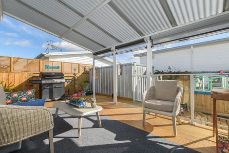 Photo of property in 11 Kamahi Crescent, Papamoa Beach, Papamoa, 3118